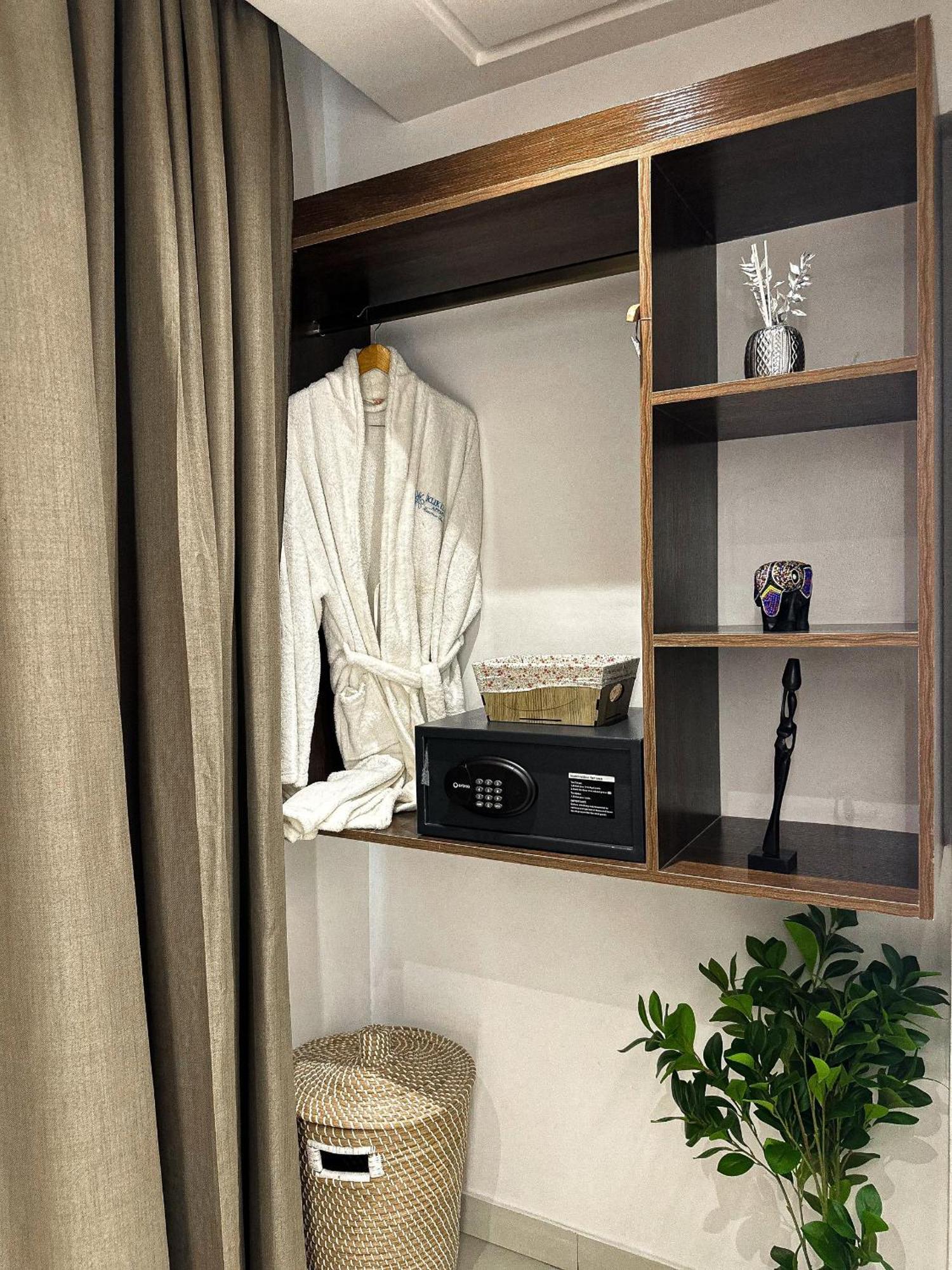 Klik Klak Appart Hotel コトヌー エクステリア 写真